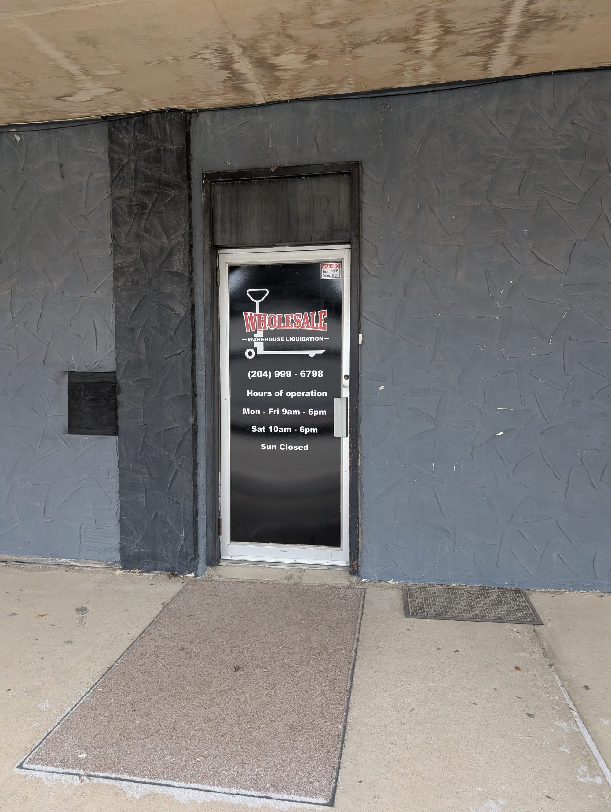 Wholesale Warehouse liquidation in St Pierre