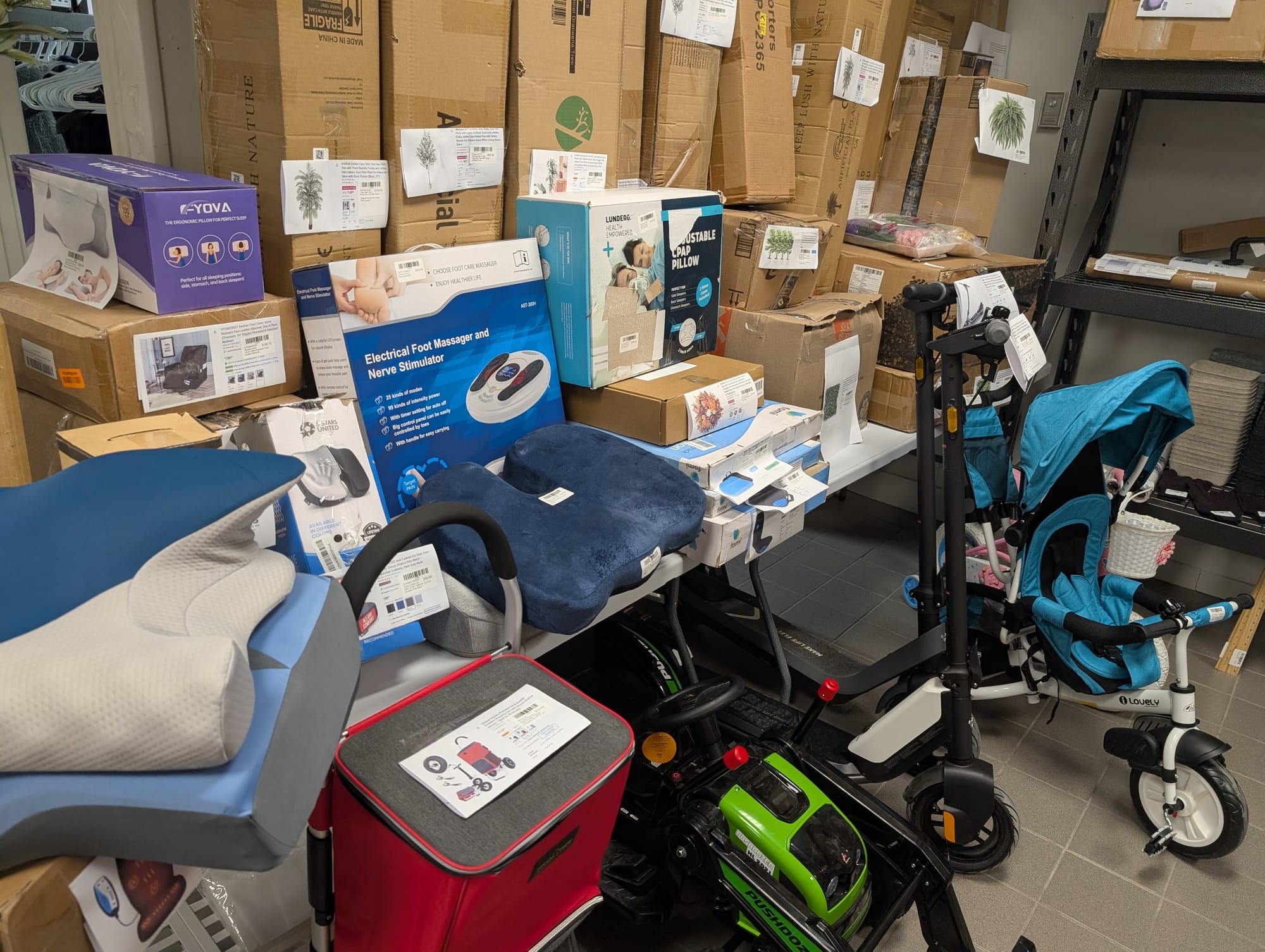 Wholesale Warehouse liquidation in St Pierre