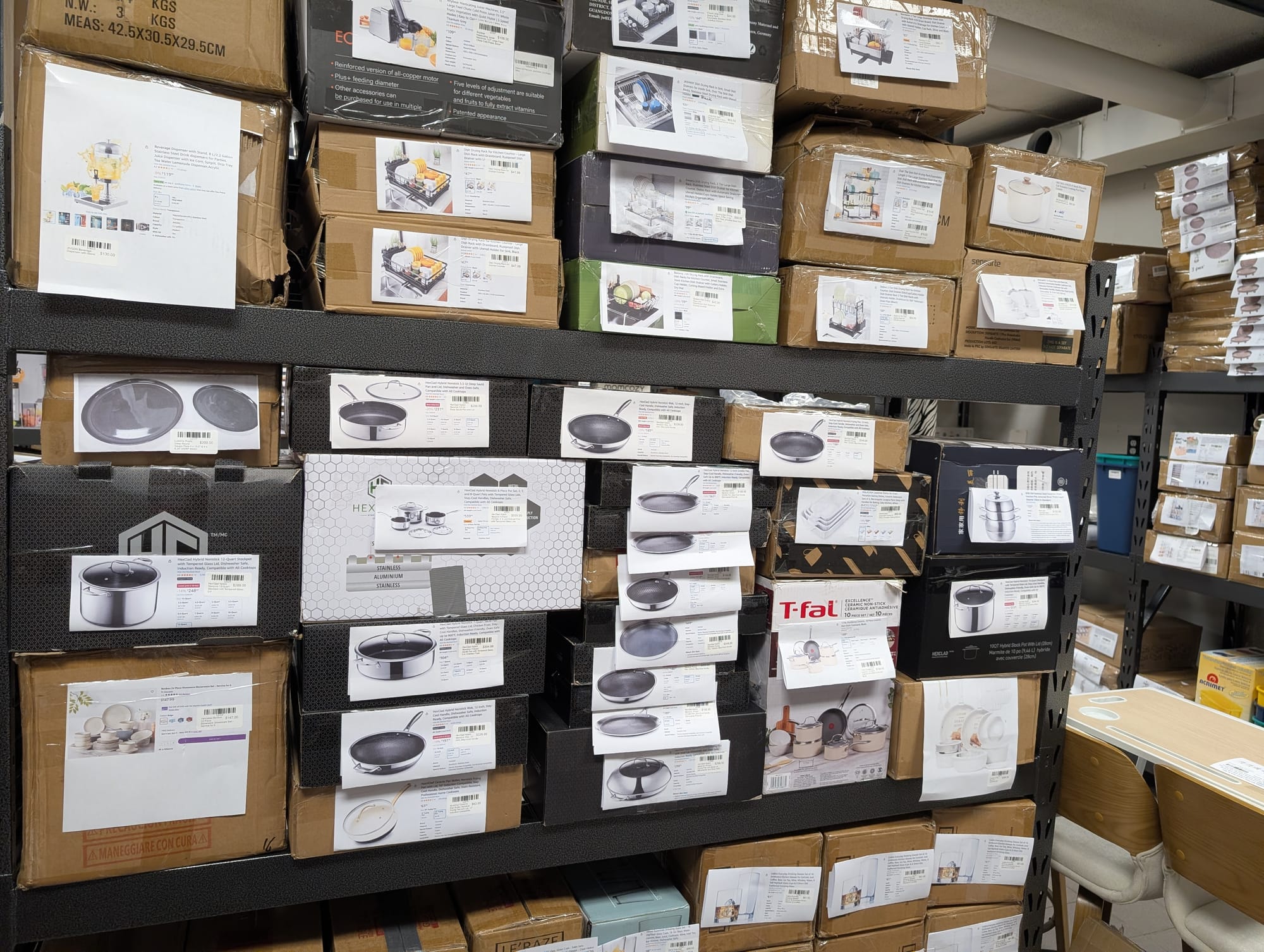 Wholesale Warehouse liquidation in St Pierre