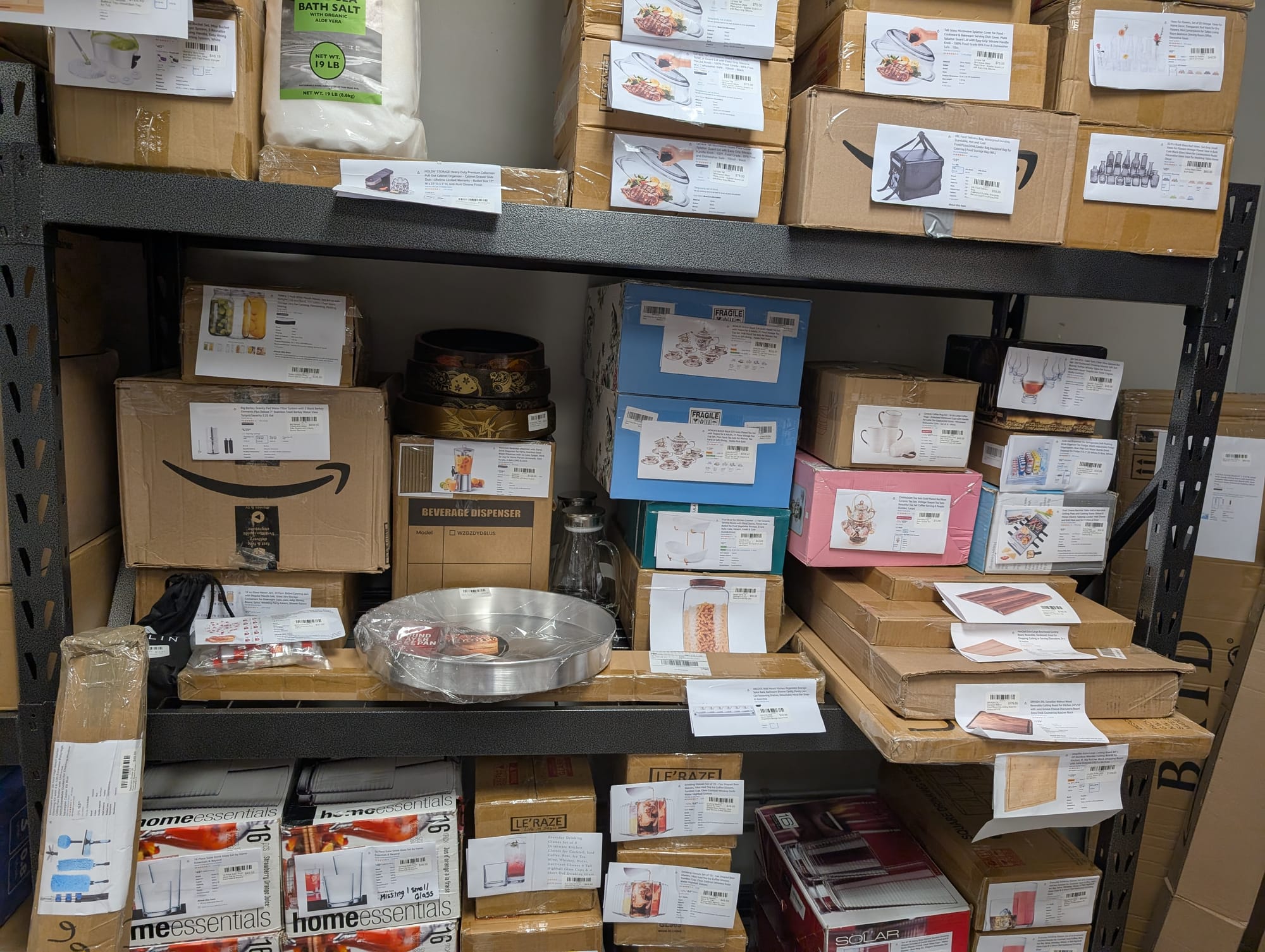 Wholesale Warehouse liquidation in St Pierre