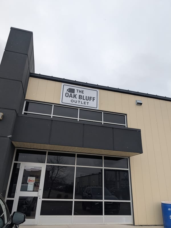 Oak Bluff Outlet