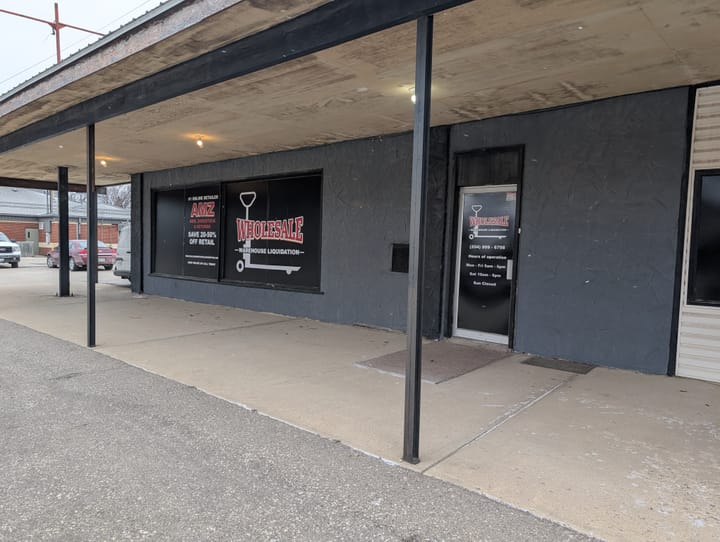 Wholesale Warehouse liquidation in St Pierre